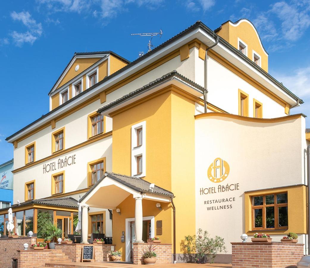 Hotel Abácie&Wellness Valašské Meziříčí Exterior foto