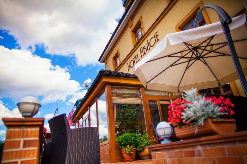 Hotel Abácie&Wellness Valašské Meziříčí Exterior foto